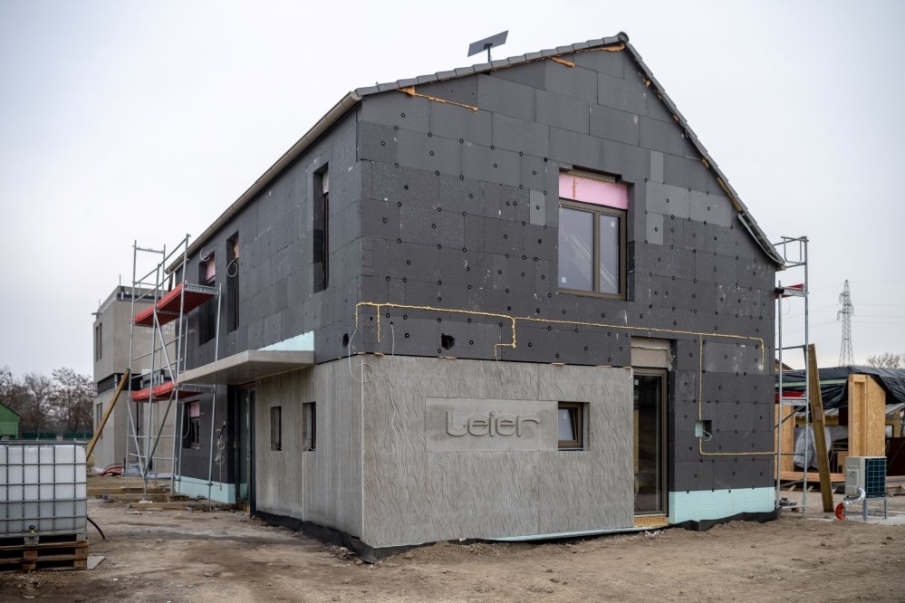 EMI Leier mintahaz szigetel 2 kicsi